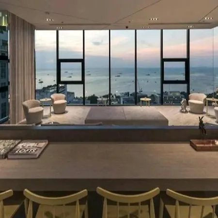 The Base Central High Floor Sea View Apartment *