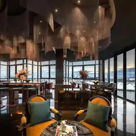 Edge Seaview With Infinity Pool *