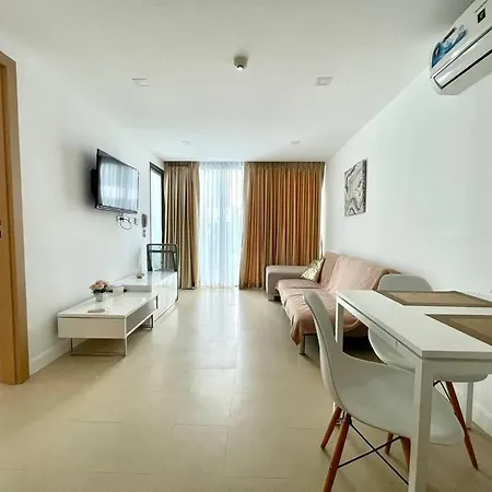 New 1-bed At Aurora Cozy Beach Apartment