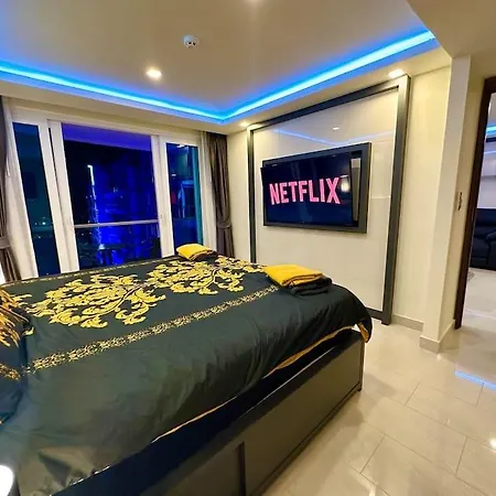 Large Luxury - Centre - Grand Avenue Residences, Pool View - 716 * Pattaya