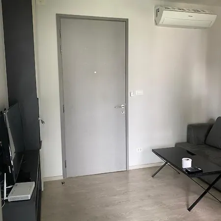 Apartment The Base 市中心海边近步行街和商场的一卧室公寓