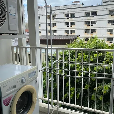 Apartment The Base 市中心海边近步行街和商场的一卧室公寓