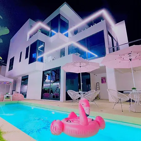 La Luna Pool Hotel *