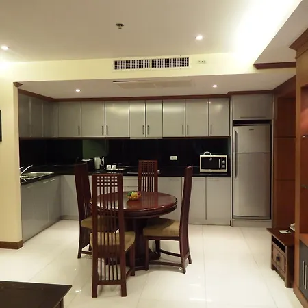 Tara Court Hotel 3*