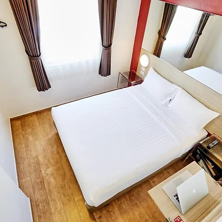 Easy Planet Hotel