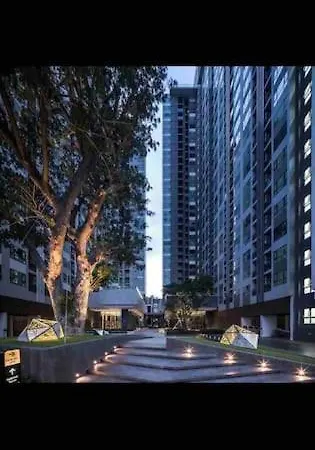 Center Of -rooftop Pool *