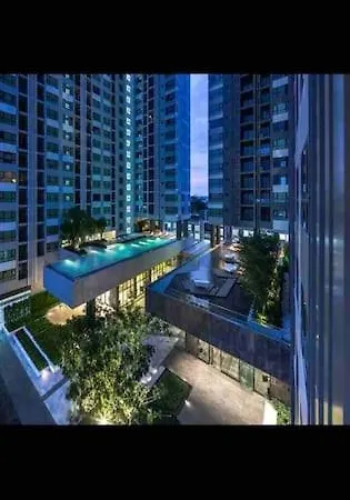 Center Of -rooftop Pool