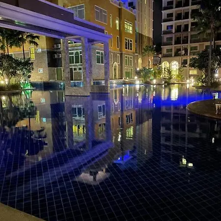 Arcadia Condo: Spacious 3-room With Entertainment & Amenities * Pattaya