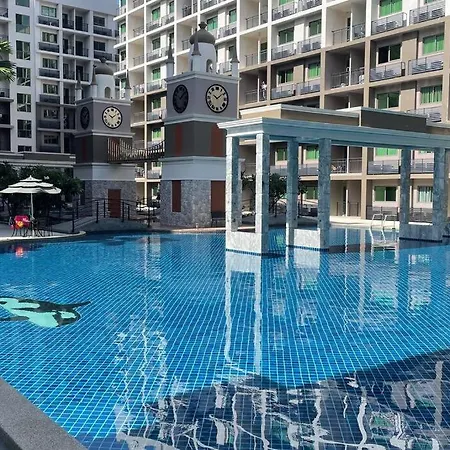 Apartment Arcadia Condo: Spacious 3-room With Entertainment & Amenities *