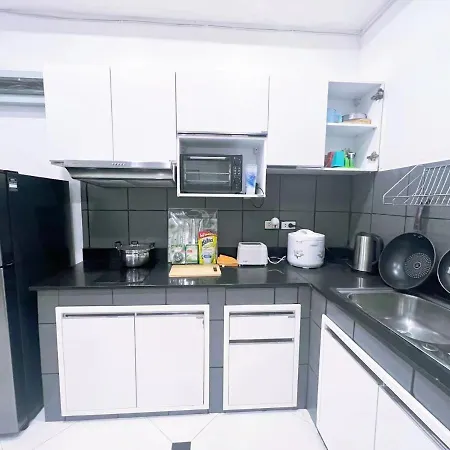 Villa 市中心4卧6卫别墅/步行街8分钟/门口711 Pattaya