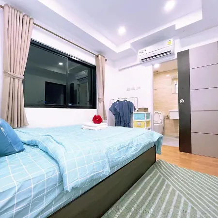 市中心4卧6卫别墅/步行街8分钟/门口711 Villa