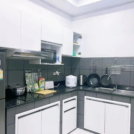 Villa 市中心4卧6卫别墅/步行街8分钟/门口711 Pattaya