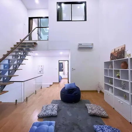Villa 市中心4卧6卫别墅/步行街8分钟/门口711