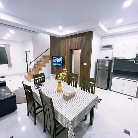 市中心4卧6卫别墅/步行街8分钟/门口711 Villa *