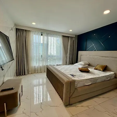 Villa Palm Spring Pool Pattaya