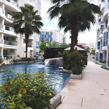Grand Avenue Apartment *