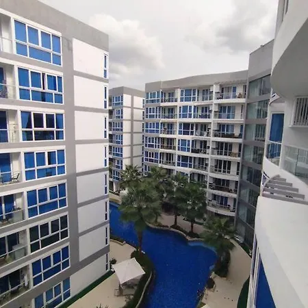 Grand Avenue Apartment