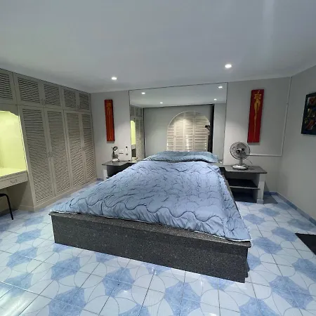 Hotel Pattaya Beach Condo *