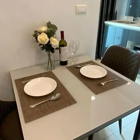 Arcadia Continental Apartment