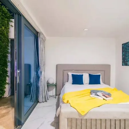 芭堤雅棕榈泉8卧豪华泳池别墅 Villa Pattaya