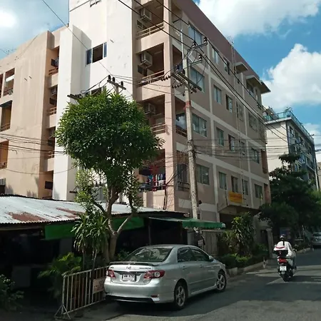 Apartment студия. пратамнак хилл.