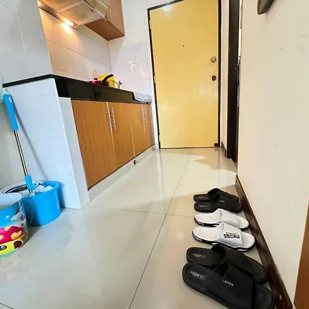 Apartment 高端公寓 素万那普机场坐大巴到芭提雅终点站一墙之隔 可住3人 月月租 Pattaya