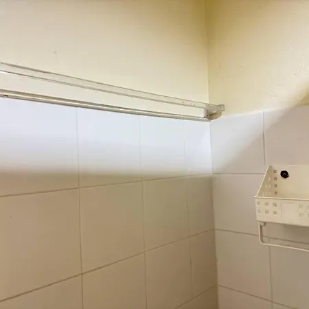 Apartment 高端公寓 素万那普机场坐大巴到芭提雅终点站一墙之隔 可住3人 月月租 *