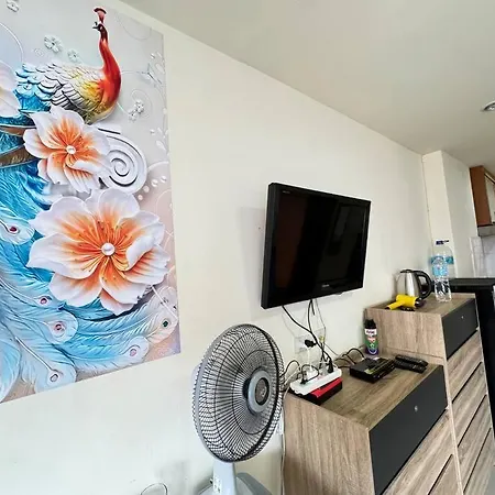 高端公寓 素万那普机场坐大巴到芭提雅终点站一墙之隔 可住3人 月月租 *