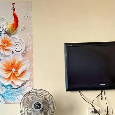 高端公寓 素万那普机场坐大巴到芭提雅终点站一墙之隔 可住3人 月月租 Apartment Pattaya