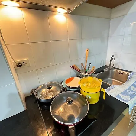 Apartment 高端公寓 素万那普机场坐大巴到芭提雅终点站一墙之隔 可住3人 月月租