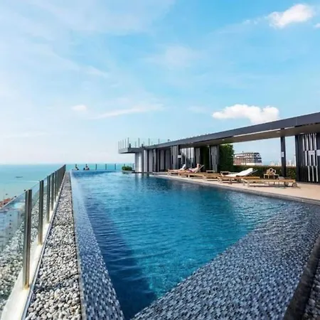 Perfect For 5 Guests, Sea View, 2 Pools, Sport Studio, Netflix Apartment Pattaya
