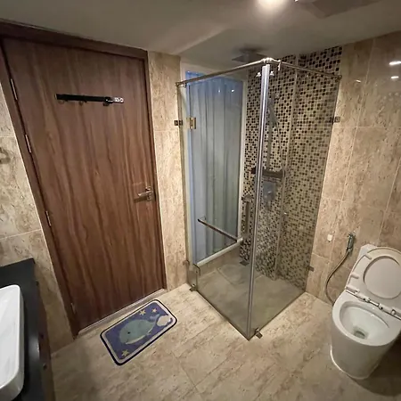 林荫大道豪华两房 Grand Avenue Luxurious 2 Bedroom Apartment Pattaya