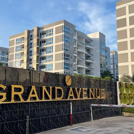 Apartment 林荫大道豪华两房 Grand Avenue Luxurious 2 Bedroom Pattaya