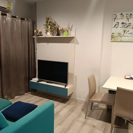 Apartment 市中心中心海centric Sea/网红海景天空泳池/距海边200米/近6巷步行街/在购物商圈里 Pattaya