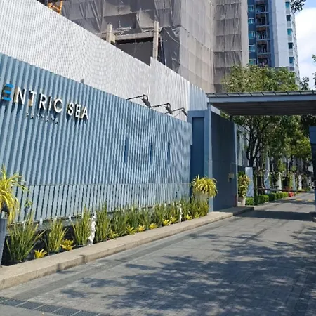 市中心中心海centric Sea/网红海景天空泳池/距海边200米/近6巷步行街/在购物商圈里 Apartment