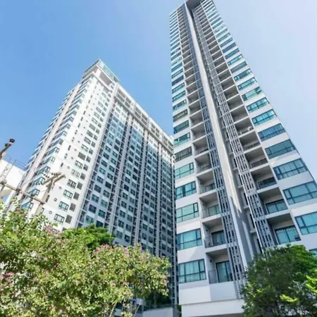 Perfect For 5 Guests, Sea View, 2 Pools, Sport Studio, Netflix Pattaya