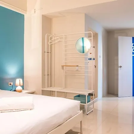 Me U Hotel