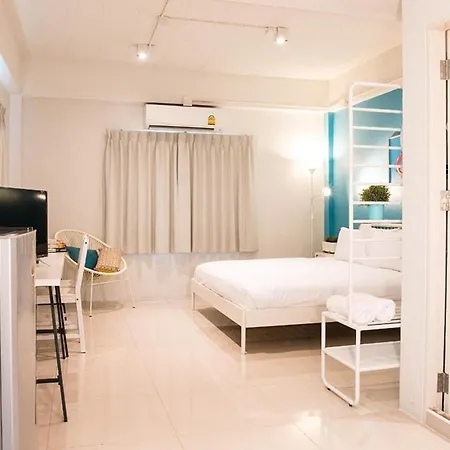 Hotel Me U