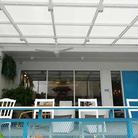 Me U Hotel