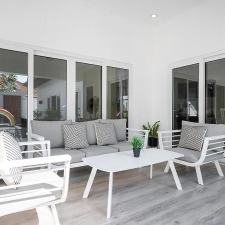 Majestic Pool Private Villa Pattaya