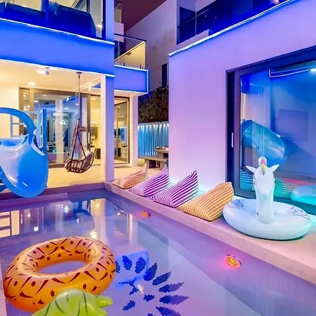 Palm Spring 豪华四卧泳池别墅 Pattaya