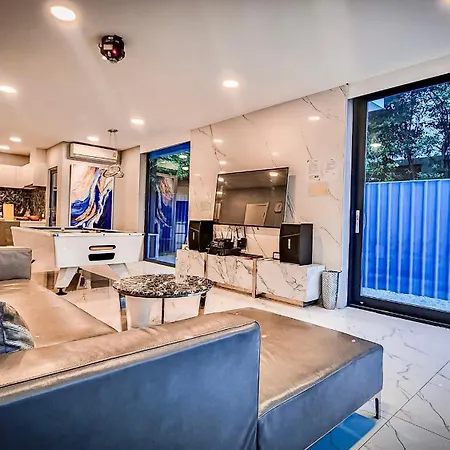 Palm Spring 豪华四卧泳池别墅 Villa *