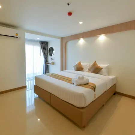 Hotel Iris Palace