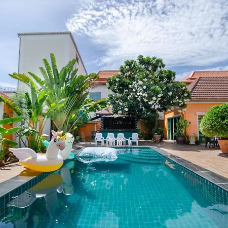 Rosewood Pool 1 Hotel *