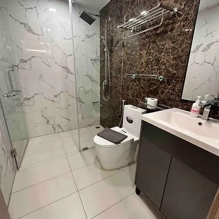 Arcadia Condo: Spacious 3-room With Entertainment & Amenities