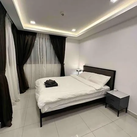 Arcadia Condo: Spacious 3-room With Entertainment & Amenities Apartment *