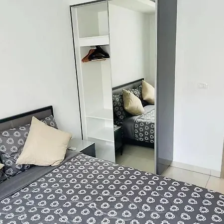 Arcadia Condo: Spacious 3-room With Entertainment & Amenities Apartment