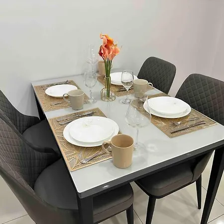 Apartment Arcadia Condo: Spacious 3-room With Entertainment & Amenities Pattaya