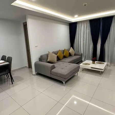 Arcadia Condo: Spacious 3-room With Entertainment & Amenities