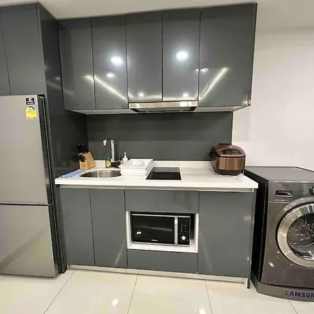 Arcadia Condo: Spacious 3-room With Entertainment & Amenities Apartment Pattaya